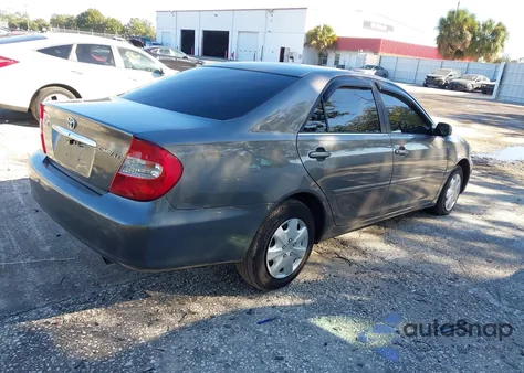 2004 Toyota Camry Le z USA, uszkodzony, nr VIN 4T1BE32K94U935179